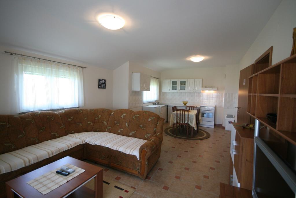 Apartment Jadranka Malinska Exterior foto